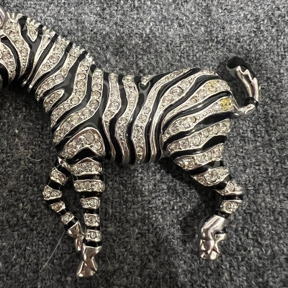 Vintage Black and Silver Zebra Brooch - Picture 5 of 7